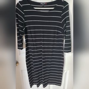 Nina K Dress size small